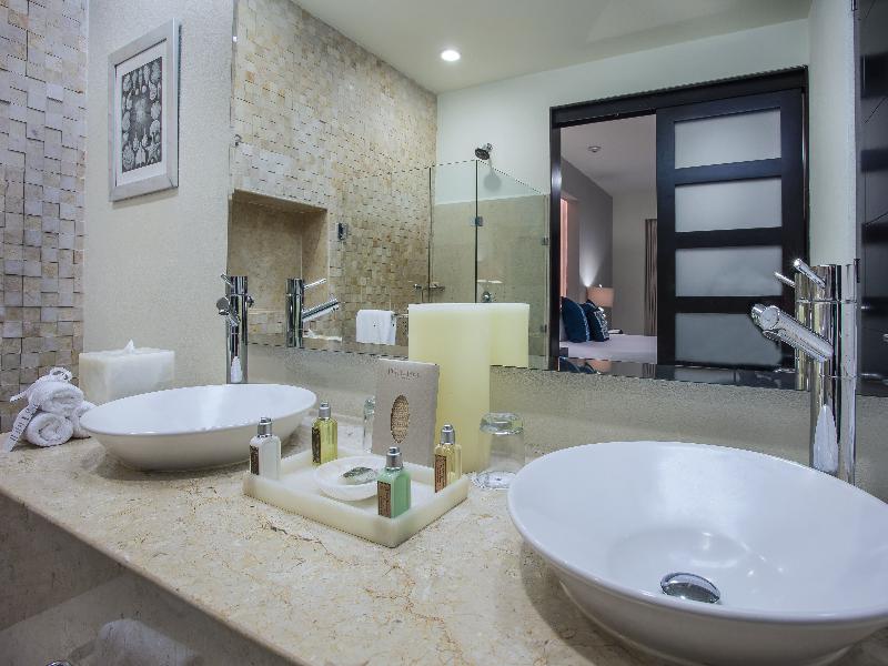 Marival Distinct All-Suites & World Spa-Handwrit C image