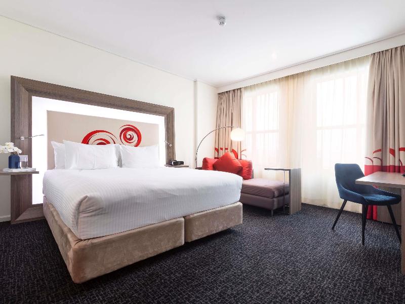 Novotel Melbourne Glen Waverley image