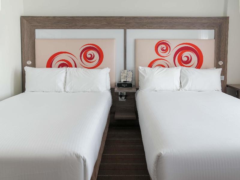 Novotel Melbourne Glen Waverley image