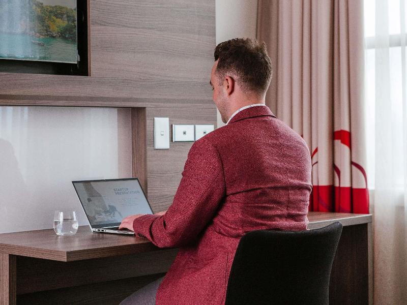Novotel Melbourne Glen Waverley image