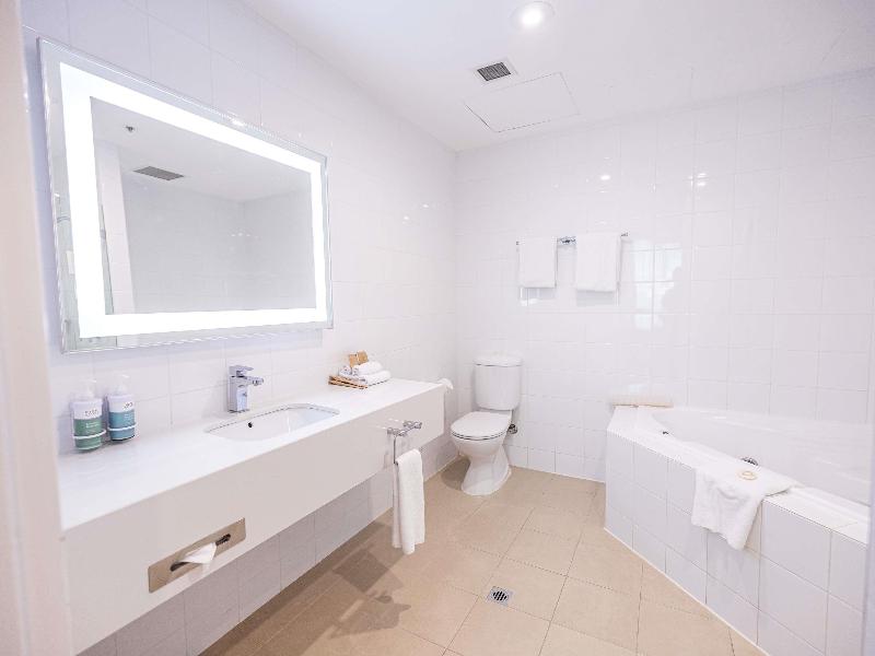 Novotel Melbourne Glen Waverley image