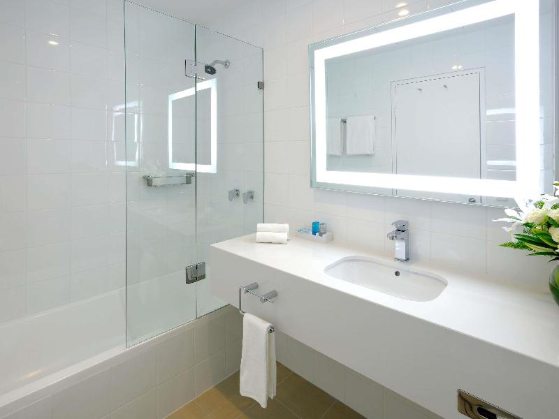 Novotel Melbourne Glen Waverley image