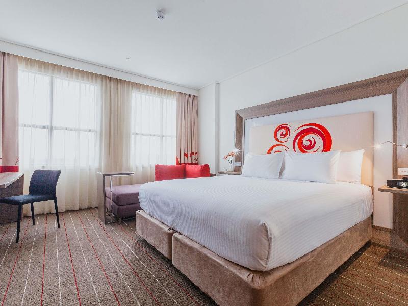 Novotel Melbourne Glen Waverley image