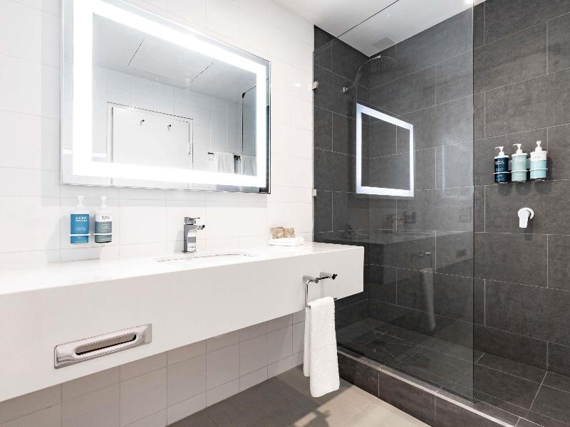 Novotel Melbourne Glen Waverley image