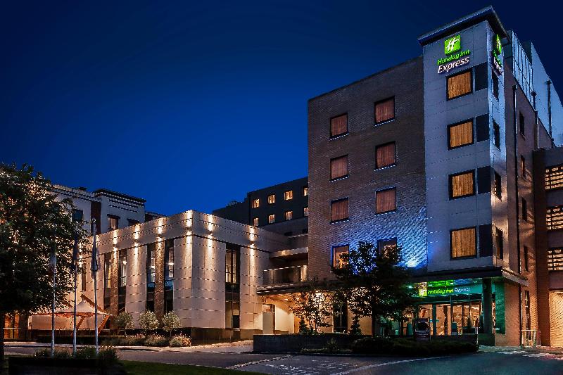 Holiday Inn Express Hotel Dublin Airport