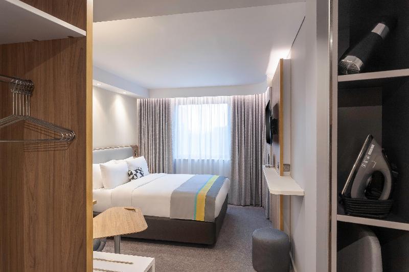 Holiday Inn Express Hotel Dublin Airport image
