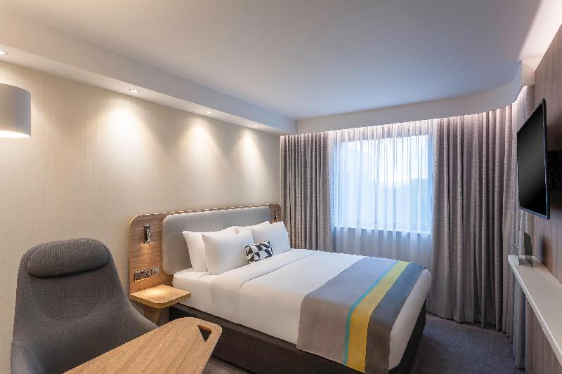 Holiday Inn Express Hotel Dublin Airport image