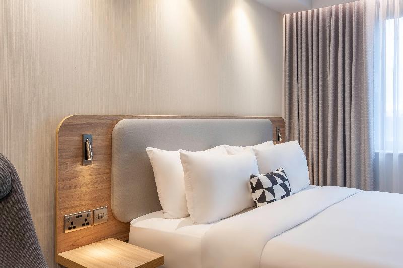 Holiday Inn Express Hotel Dublin Airport image