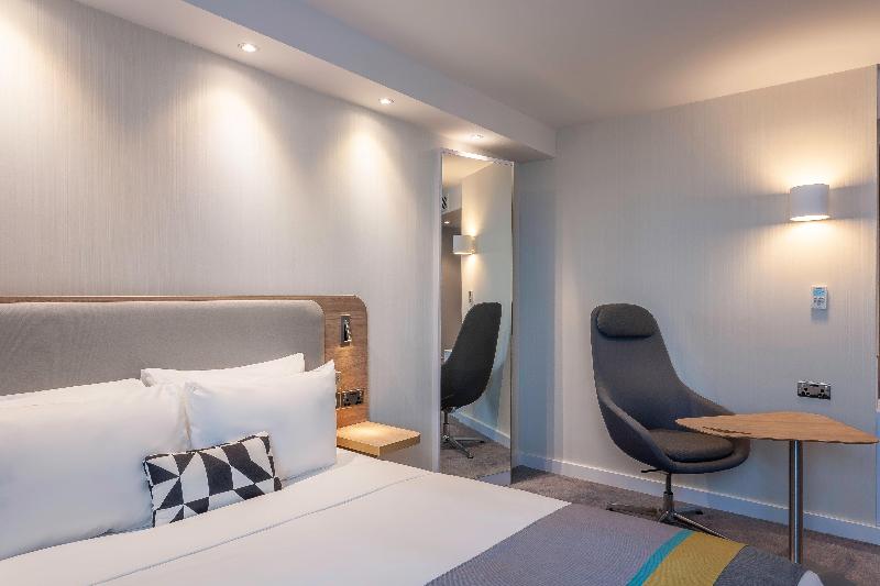 Holiday Inn Express Hotel Dublin Airport image