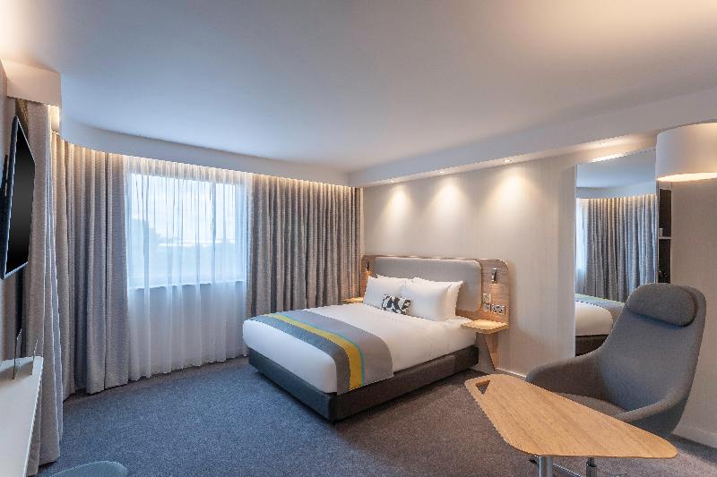 Holiday Inn Express Hotel Dublin Airport image