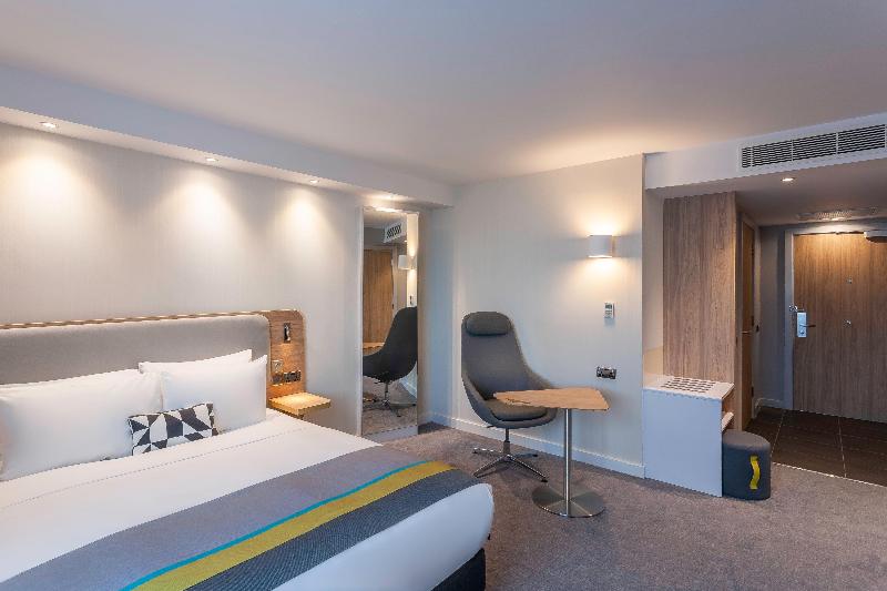 Holiday Inn Express Hotel Dublin Airport image