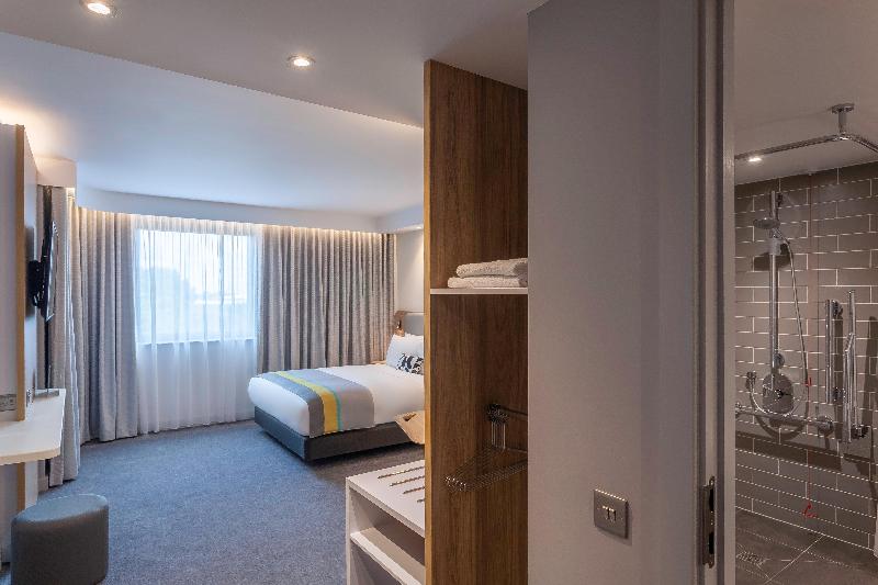 Holiday Inn Express Hotel Dublin Airport image