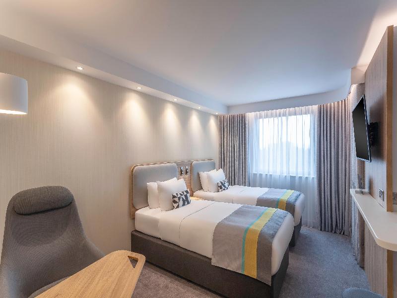 Holiday Inn Express Hotel Dublin Airport image