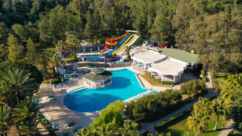 Hotel Crystal Green Bay Resort & Spa
