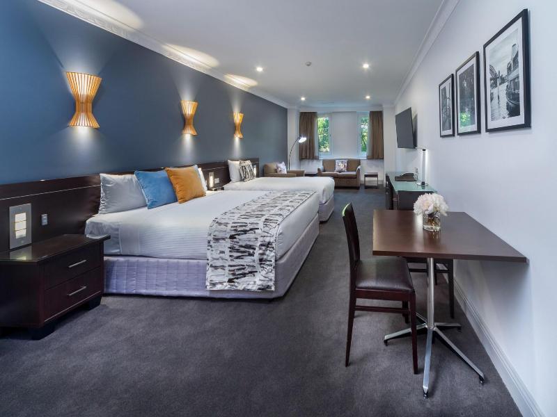 Hyde Park Inn image