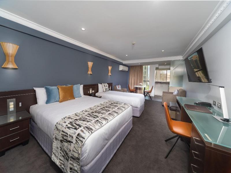 Hyde Park Inn image