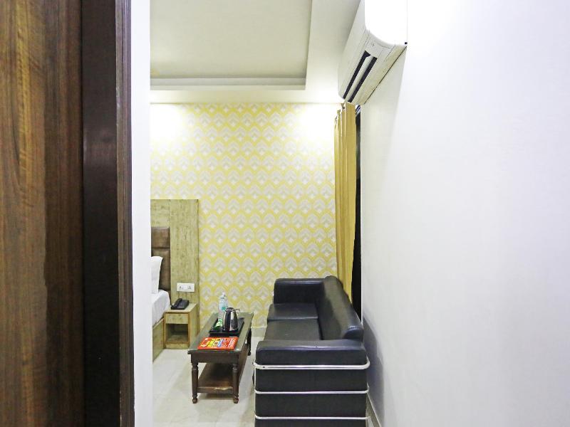 Hotel Broadway At Airport image