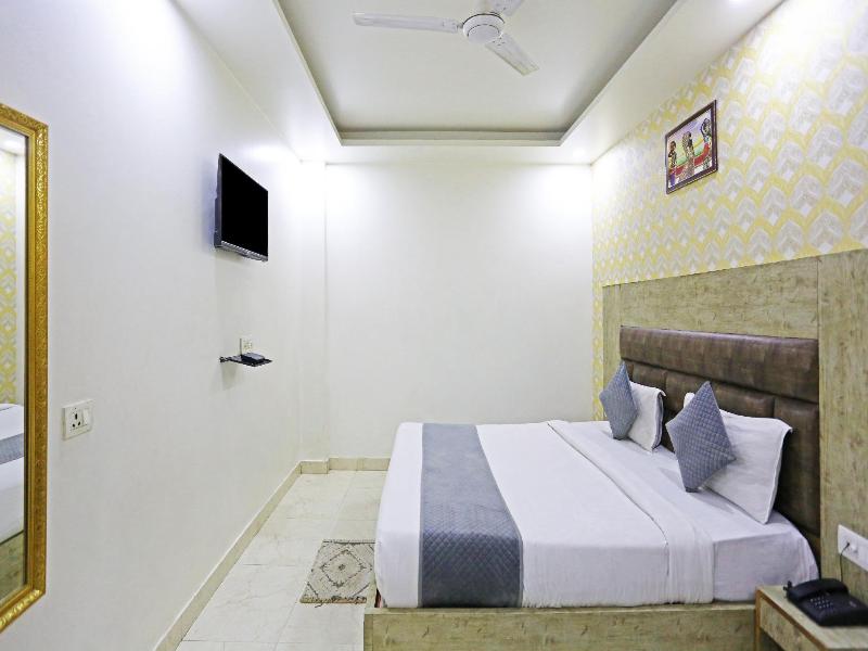Hotel Broadway At Airport image