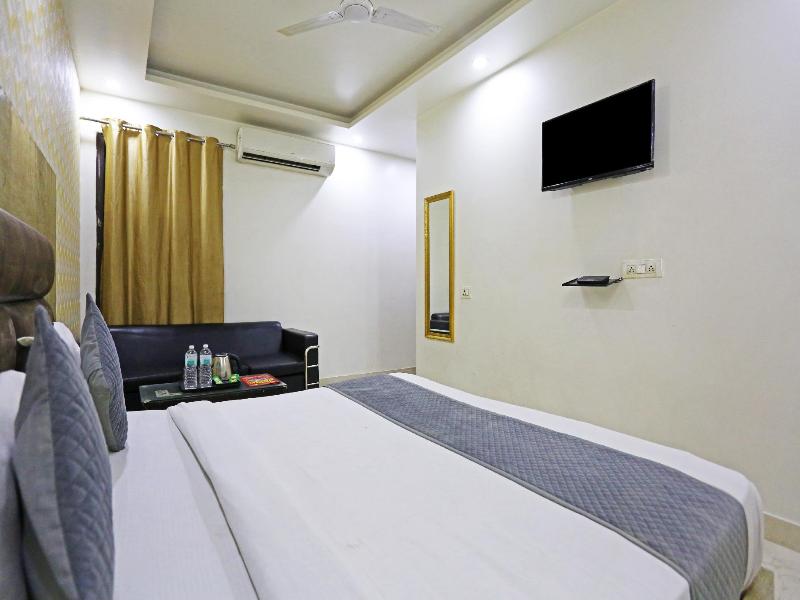 Hotel Broadway At Airport image