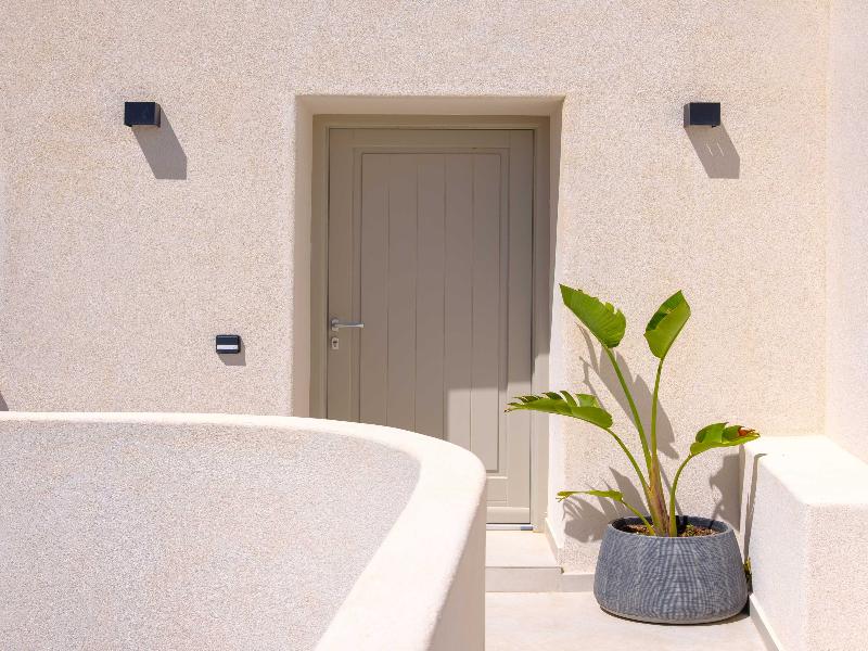 Eteo Santorini Luxury Suites