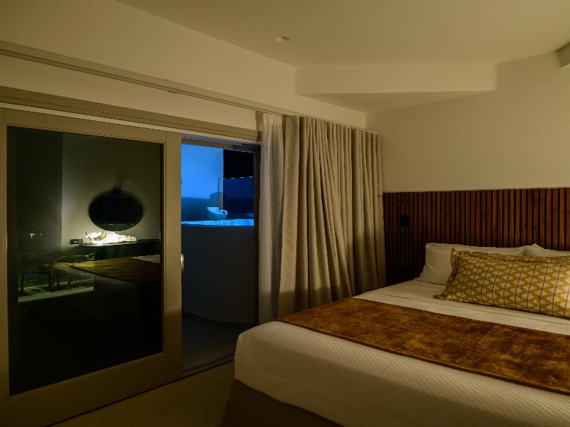 SUITE TWO BEDROOMS — photo 41