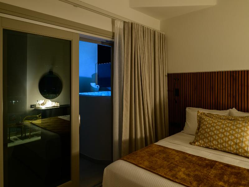 SUITE TWO BEDROOMS — photo 42