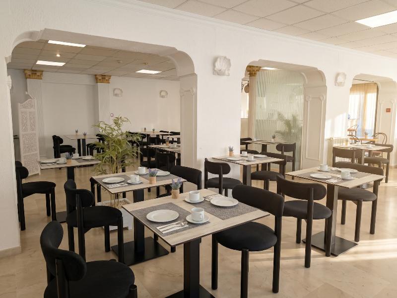 Hotel Medium Claramar image 8