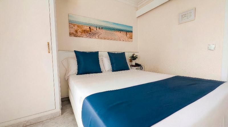 Hotel Medium Claramar image