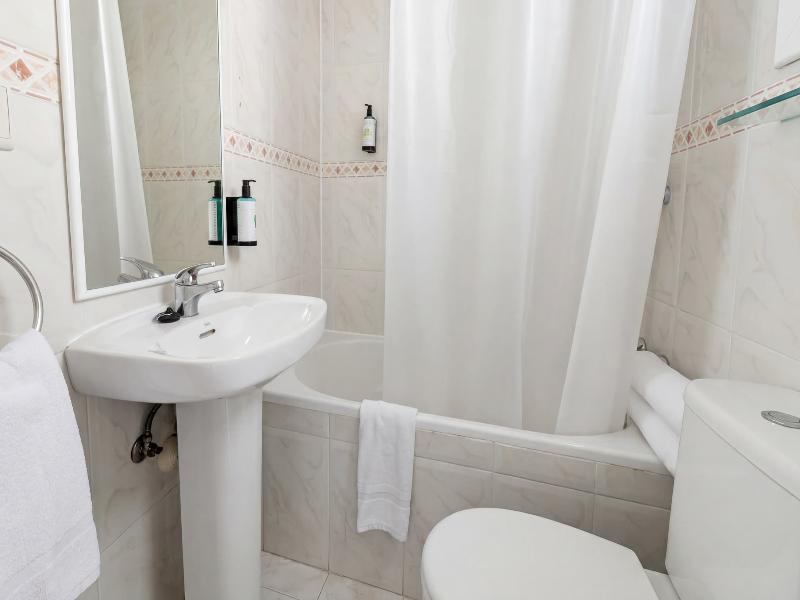 Hotel Medium Claramar image