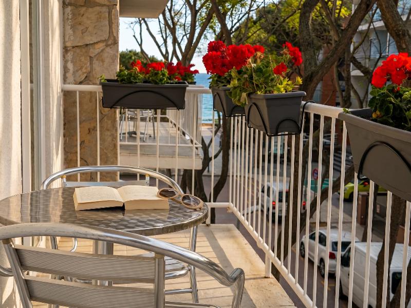Hotel Medium Claramar image