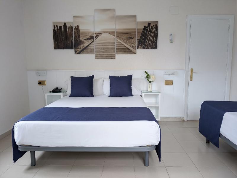 Hotel Medium Claramar image