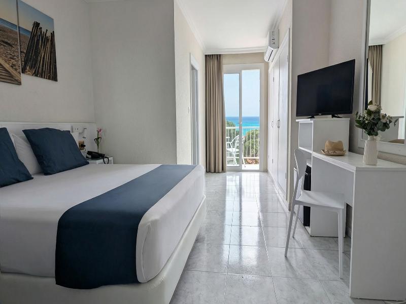 Hotel Medium Claramar image
