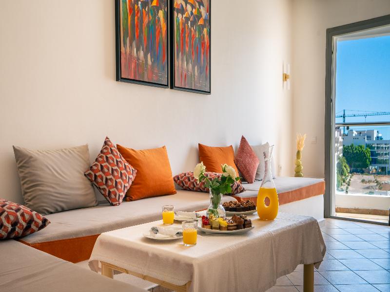 Intouriste Hôtel & Suites image
