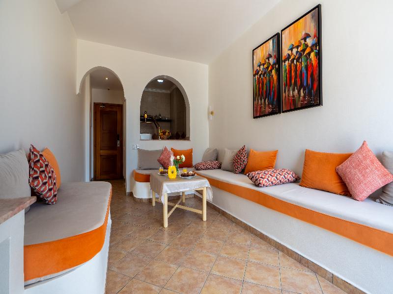 Intouriste Hôtel & Suites image