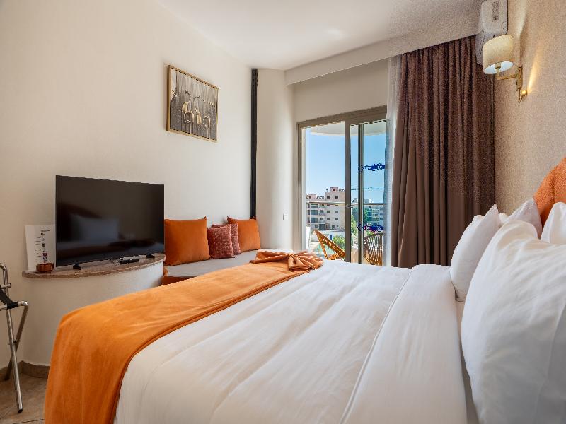 Intouriste Hôtel & Suites image