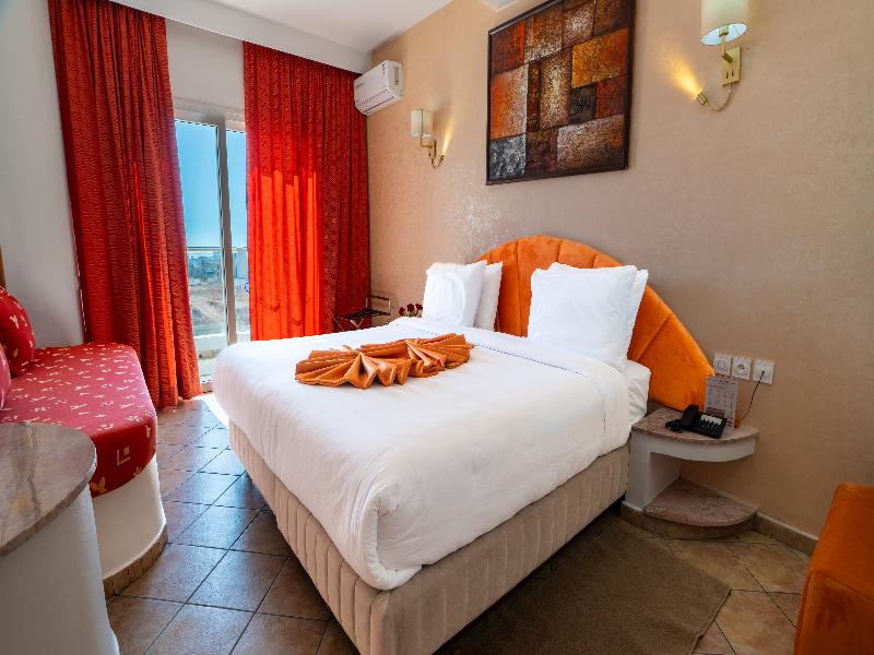 Intouriste Hôtel & Suites image