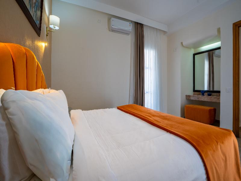 Intouriste Hôtel & Suites image