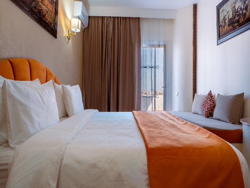 Intouriste Hôtel & Suites image