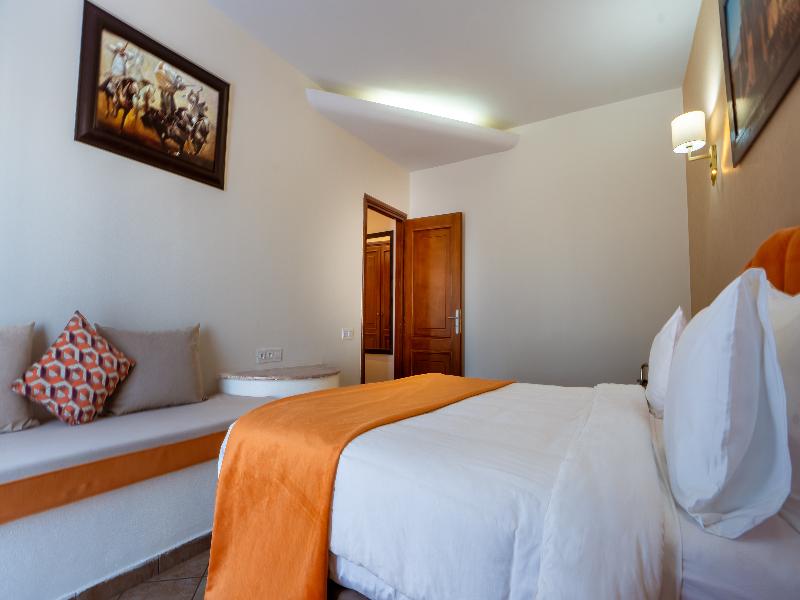 Intouriste Hôtel & Suites image