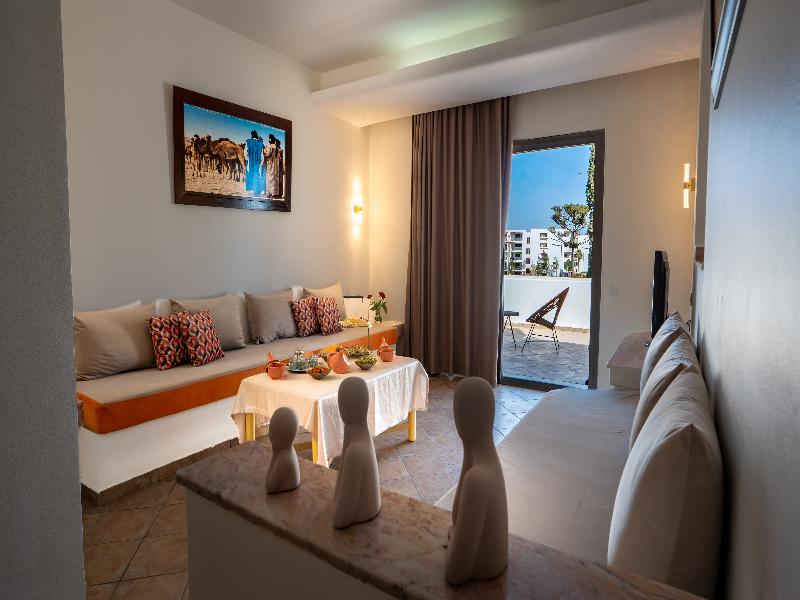 Intouriste Hôtel & Suites image