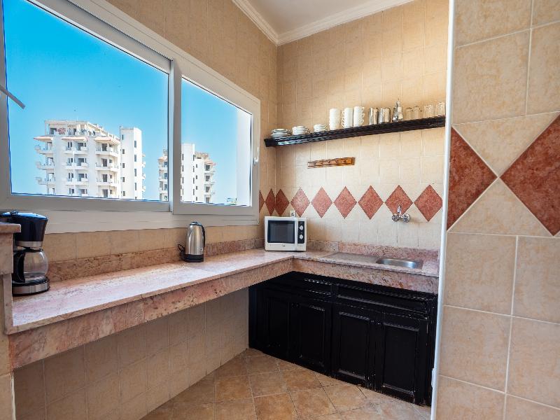 Intouriste Hôtel & Suites image