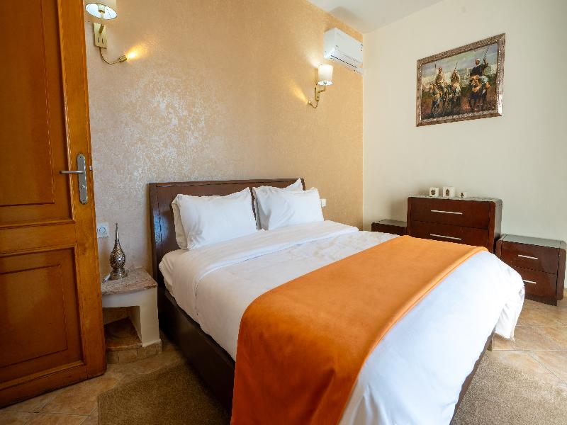 Intouriste Hôtel & Suites image