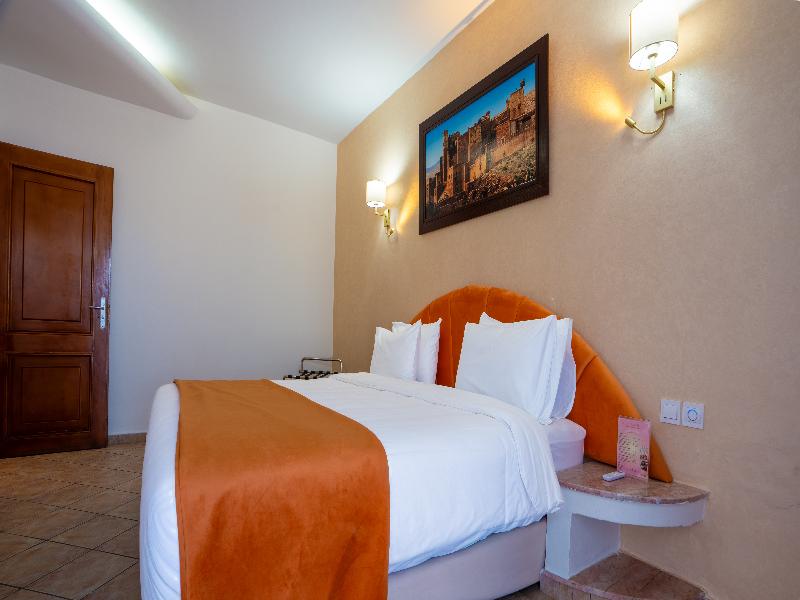 Intouriste Hôtel & Suites image