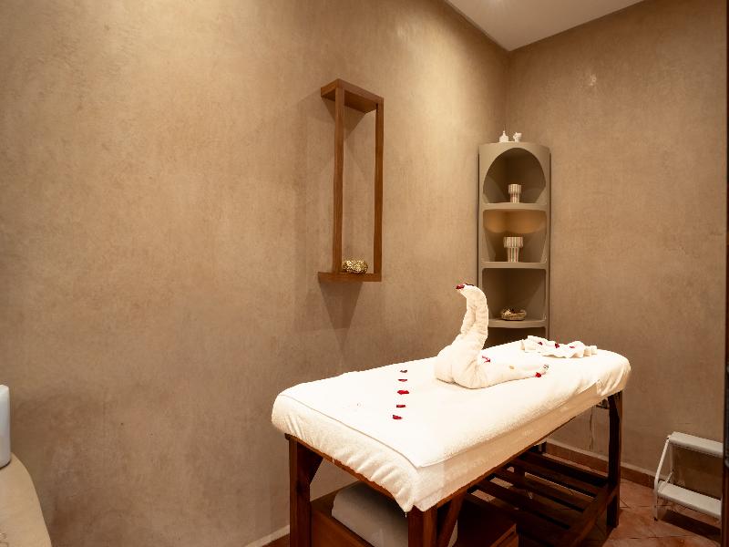 Intouriste Hôtel & Suites image