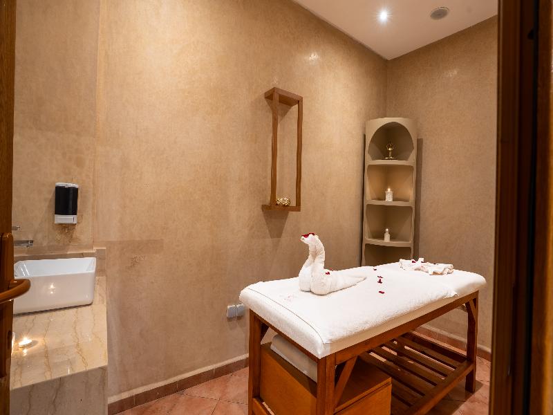 Intouriste Hôtel & Suites image