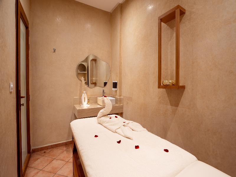 Intouriste Hôtel & Suites image