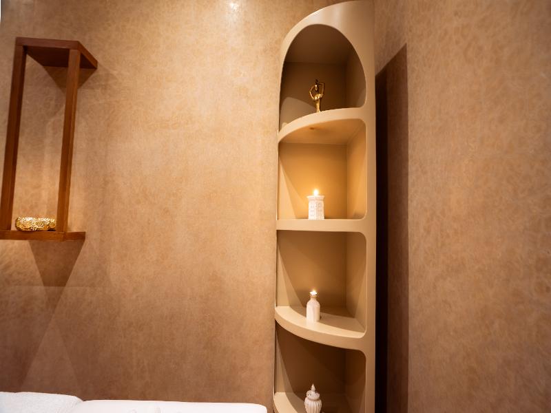 Intouriste Hôtel & Suites image