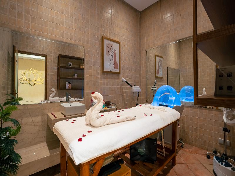 Intouriste Hôtel & Suites image
