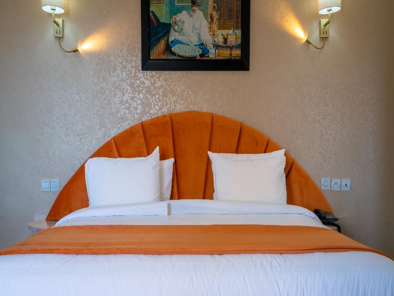 Intouriste Hôtel & Suites image