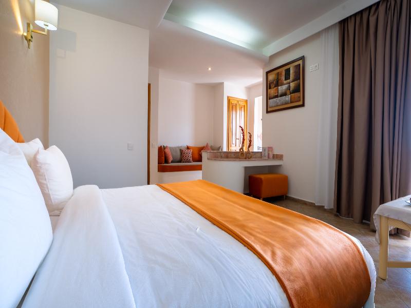 Intouriste Hôtel & Suites image